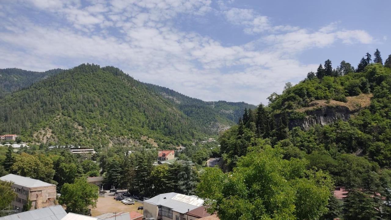 Borjomi Nest Hotel Ngoại thất bức ảnh