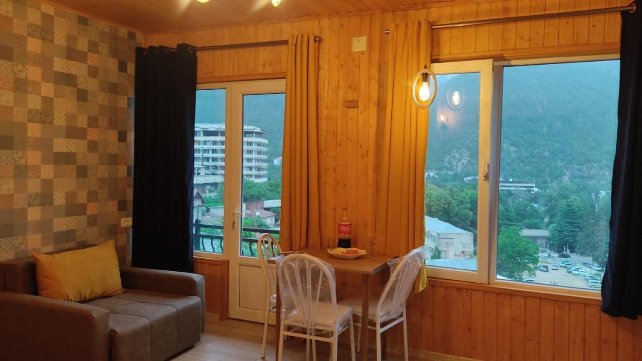 Borjomi Nest Hotel Ngoại thất bức ảnh