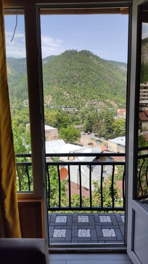 Borjomi Nest Hotel Ngoại thất bức ảnh