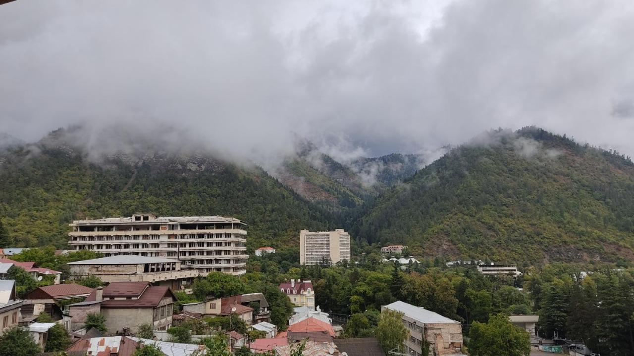 Borjomi Nest Hotel Ngoại thất bức ảnh